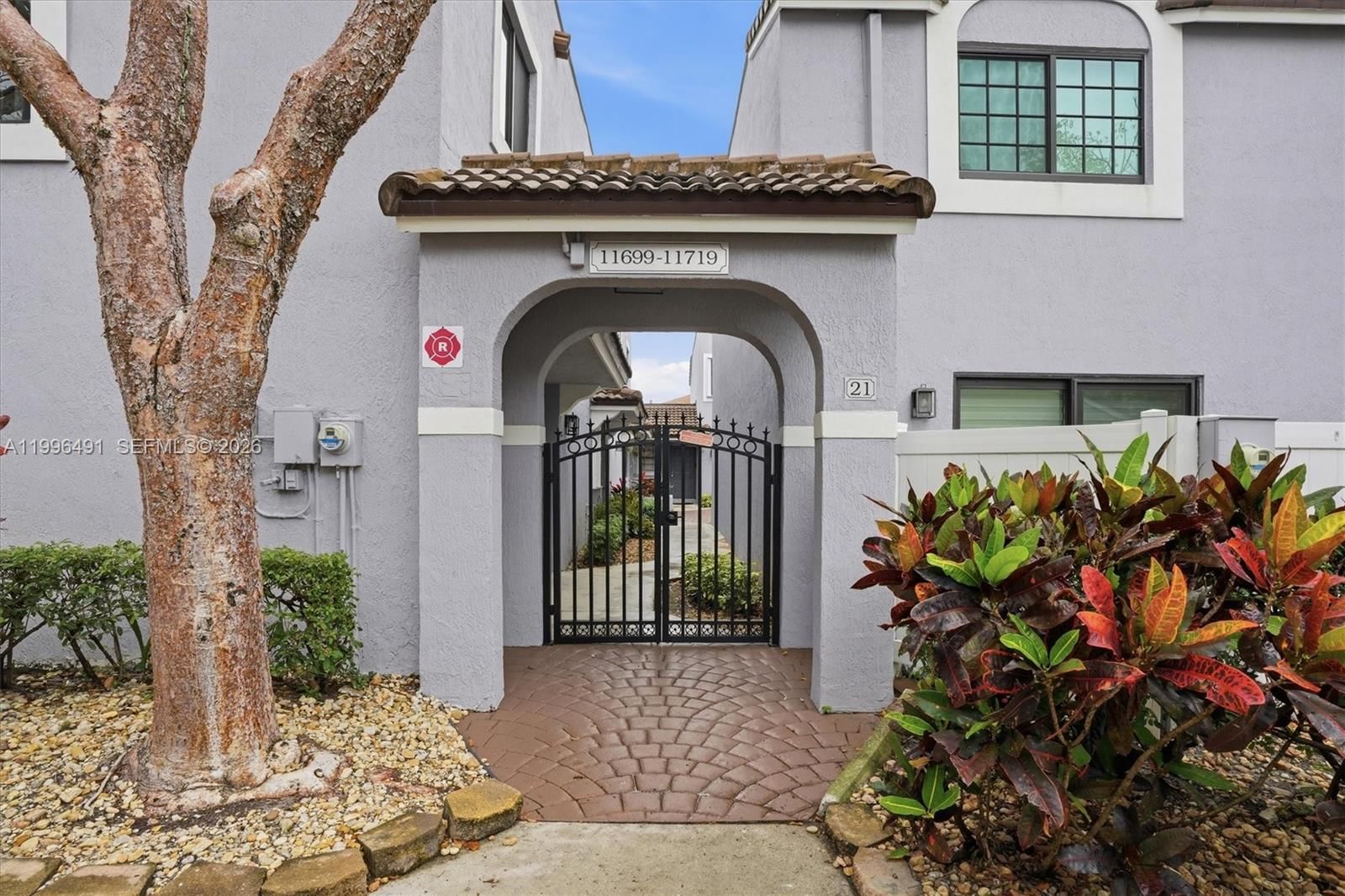 Real estate property located at 11719 11th St, Broward, Pembroke Lakes Section Ei, Pembroke Pines, FL