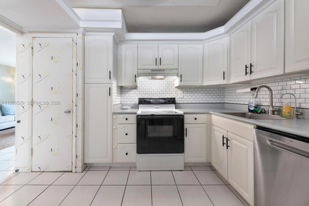 Real estate property located at 3161 Ocean Dr #809, Broward, Clifton Condo, Hallandale Beach, FL