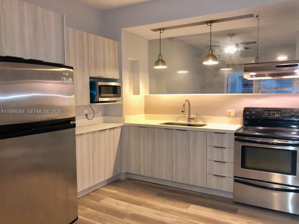 Real estate property located at 1325 Meridian Ave #5, Miami-dade, The Leslie Condo, Miami Beach, FL