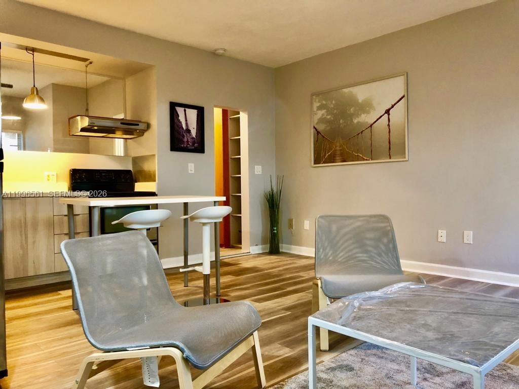 Real estate property located at 1325 Meridian Ave #5, Miami-dade, The Leslie Condo, Miami Beach, FL