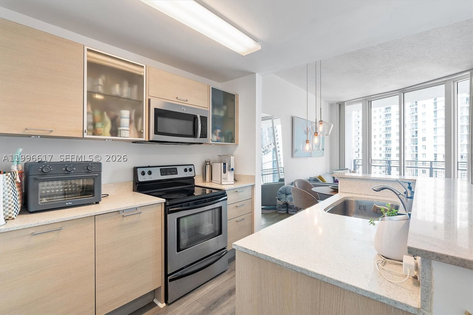 Real estate property located at 350 24th St #1007, Miami-dade, City 24 Condo, Miami, FL