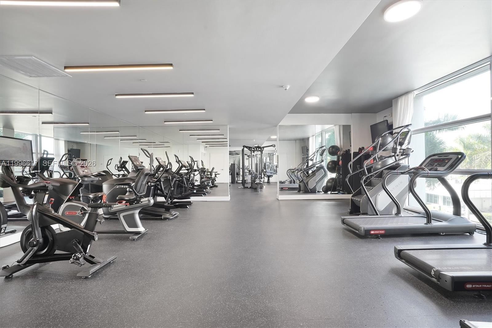 Real estate property located at 350 24th St #1007, Miami-dade, City 24 Condo, Miami, FL