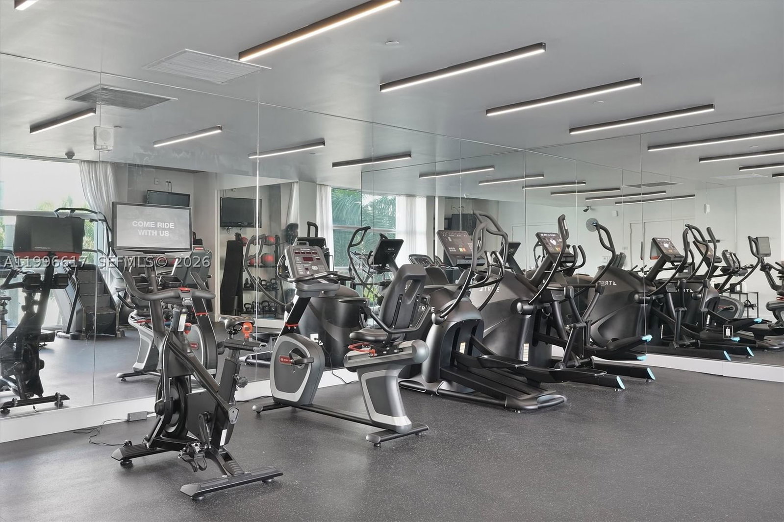 Real estate property located at 350 24th St #1007, Miami-dade, City 24 Condo, Miami, FL
