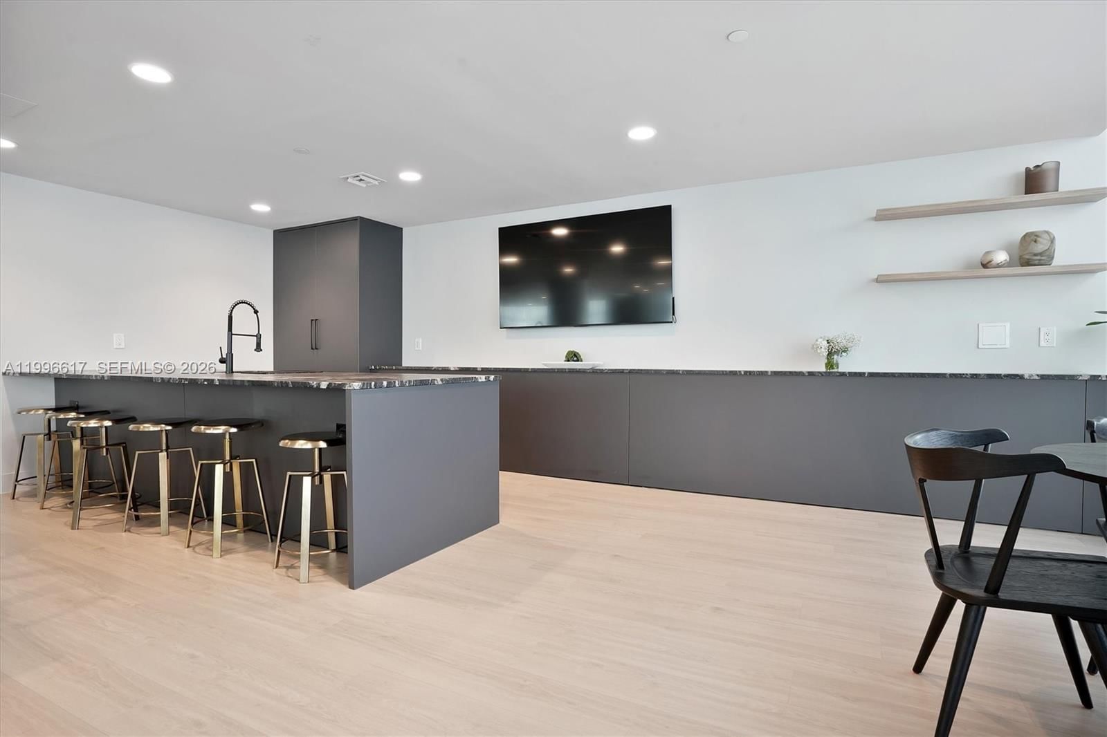 Real estate property located at 350 24th St #1007, Miami-dade, City 24 Condo, Miami, FL