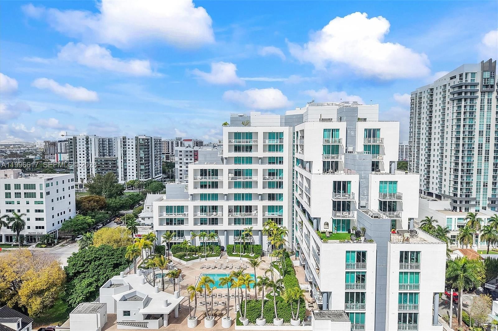 Real estate property located at 350 24th St #1007, Miami-dade, City 24 Condo, Miami, FL