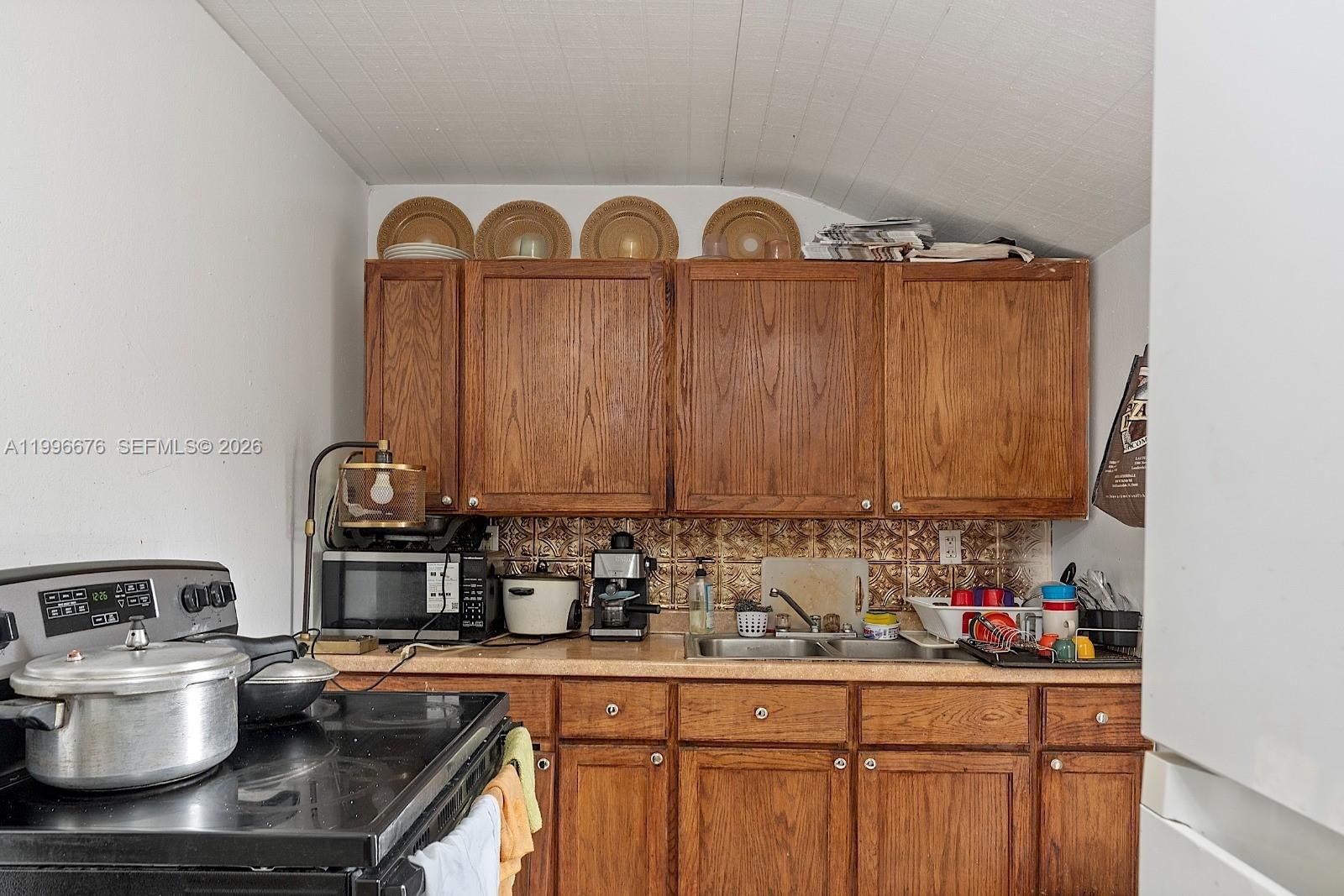 Real estate property located at 3035 93rd St, Miami-dade, The Tropics Amd, Miami, FL