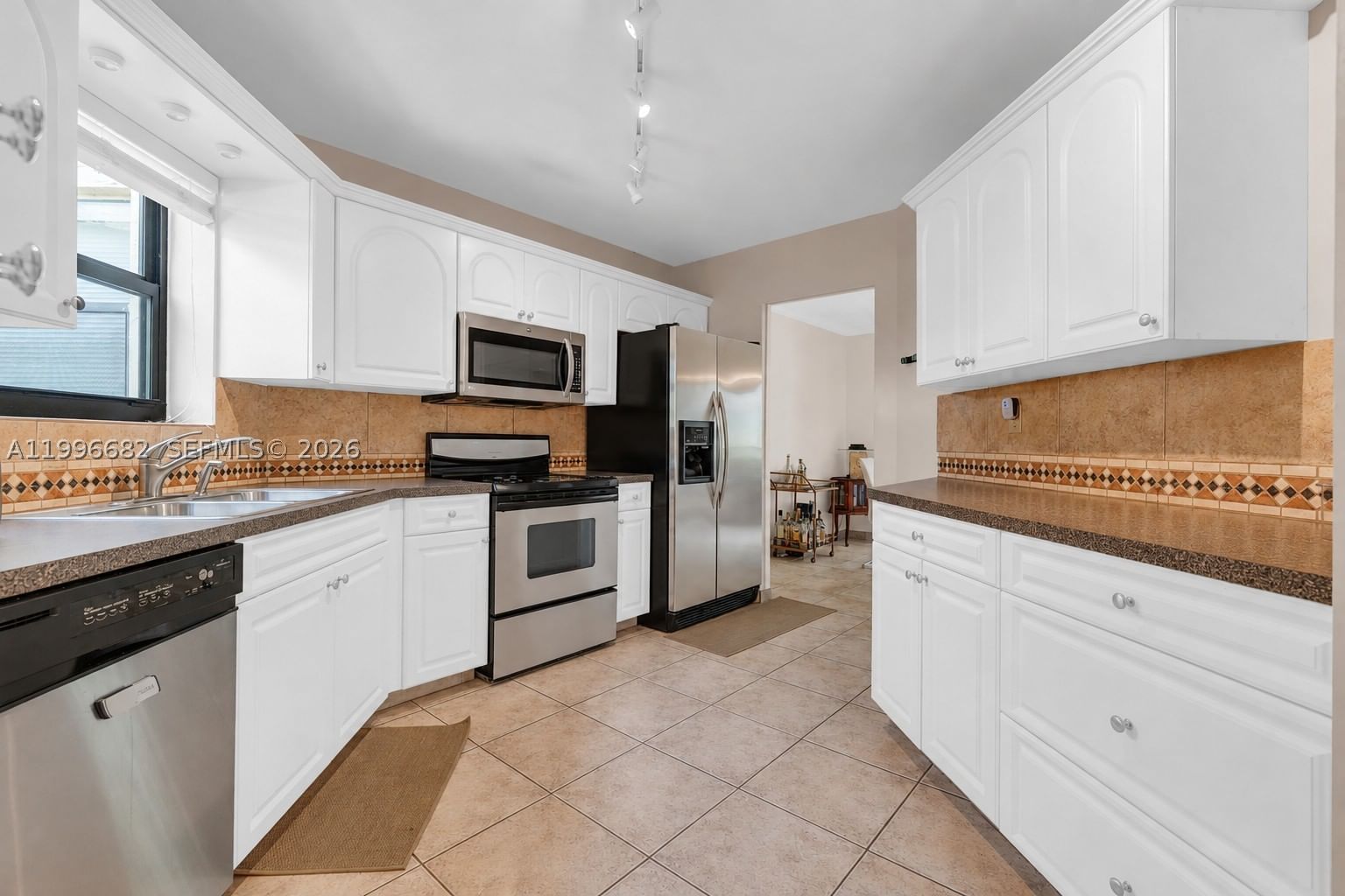 Real estate property located at 6755 Broward Blvd #405, Broward, Plantation Club A Condo, Plantation, FL