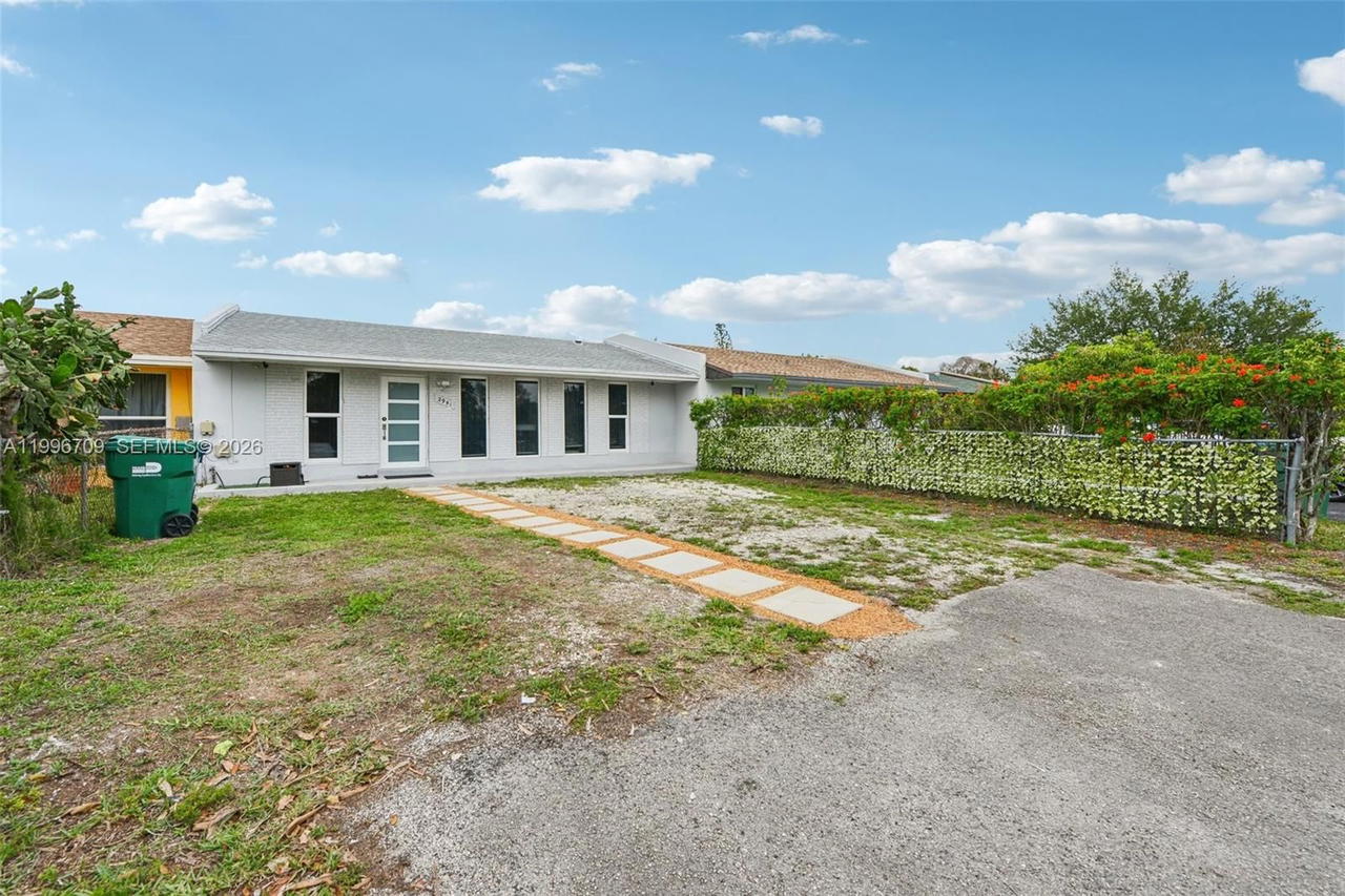 Real estate property located at 2951 195th St, Miami-dade, Leslie Estates Sec 2, Miami Gardens, FL