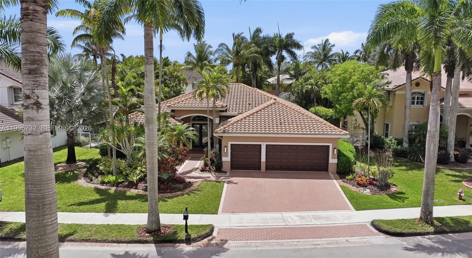 Real estate property located at 1783 Victoria Pointe Cir, Broward, Weston Hills Montclaire, Weston, FL