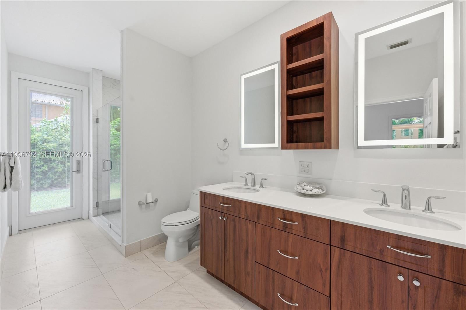 Real estate property located at 1783 Victoria Pointe Cir, Broward, Weston Hills Montclaire, Weston, FL