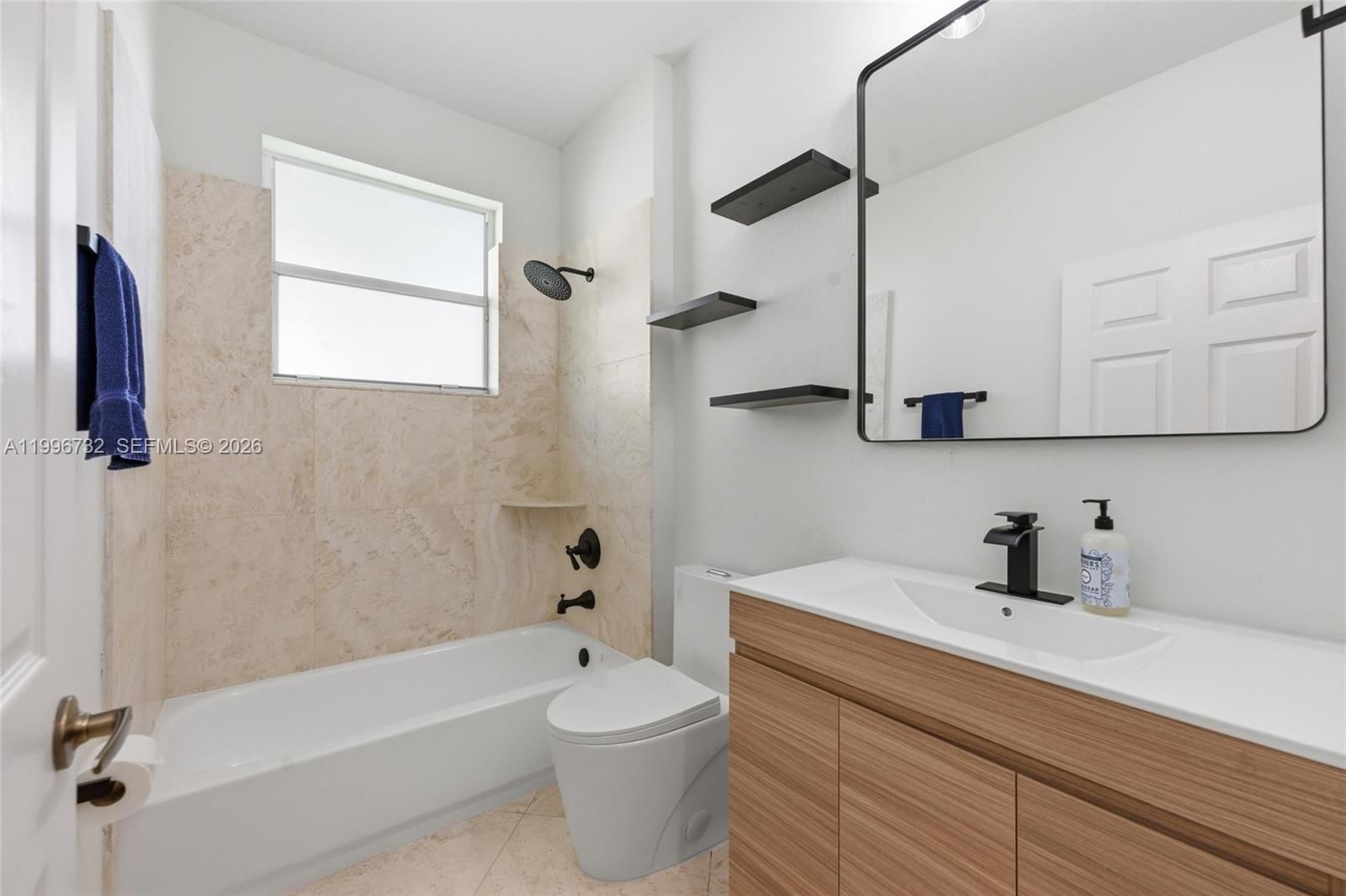 Real estate property located at 1783 Victoria Pointe Cir, Broward, Weston Hills Montclaire, Weston, FL