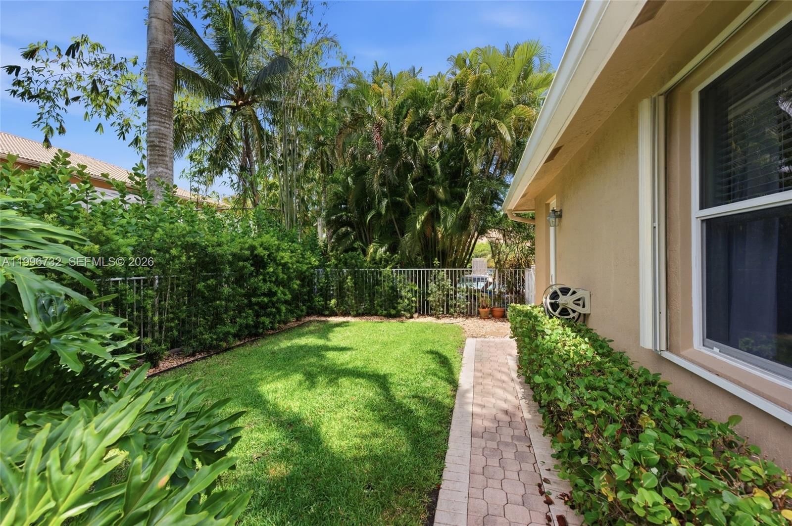 Real estate property located at 1783 Victoria Pointe Cir, Broward, Weston Hills Montclaire, Weston, FL