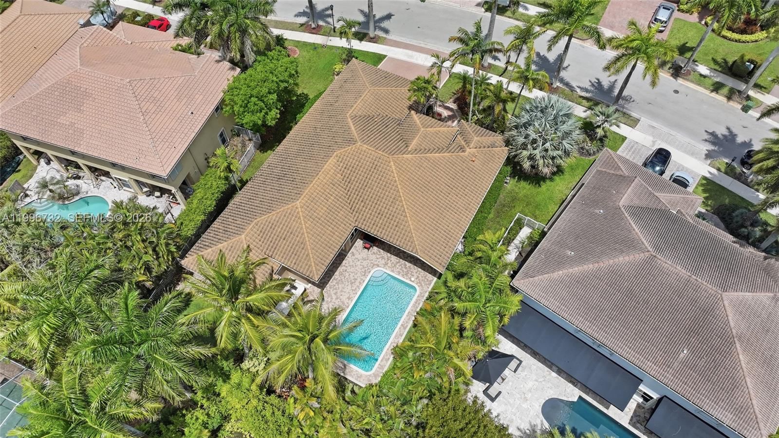 Real estate property located at 1783 Victoria Pointe Cir, Broward, Weston Hills Montclaire, Weston, FL