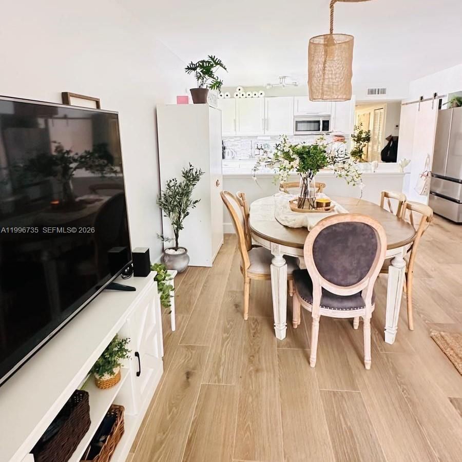 Real estate property located at 223 Lakeview Dr #204, Broward, Racquet Club Apartments A, Weston, FL