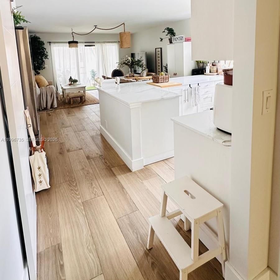 Real estate property located at 223 Lakeview Dr #204, Broward, Racquet Club Apartments A, Weston, FL