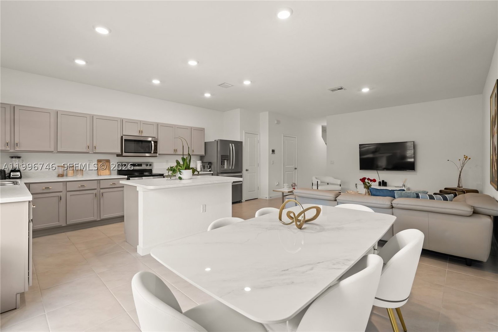 Real estate property located at 848 3rd Ter, Broward, Highland Oaks, Pompano Beach, FL