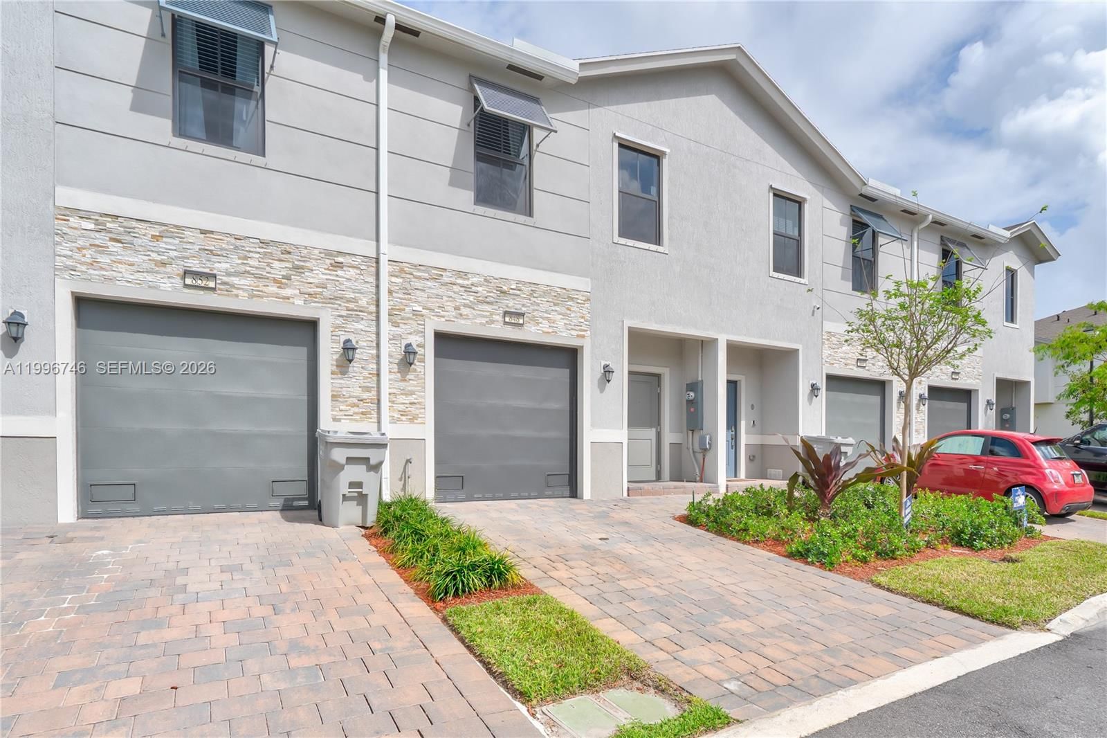 Real estate property located at 848 3rd Ter, Broward, Highland Oaks, Pompano Beach, FL