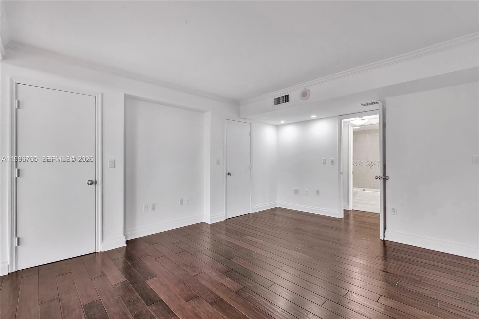 Real estate property located at 2901 Bayshore Dr #16G, Miami-dade, Yacht Harbour Condo, Miami, FL