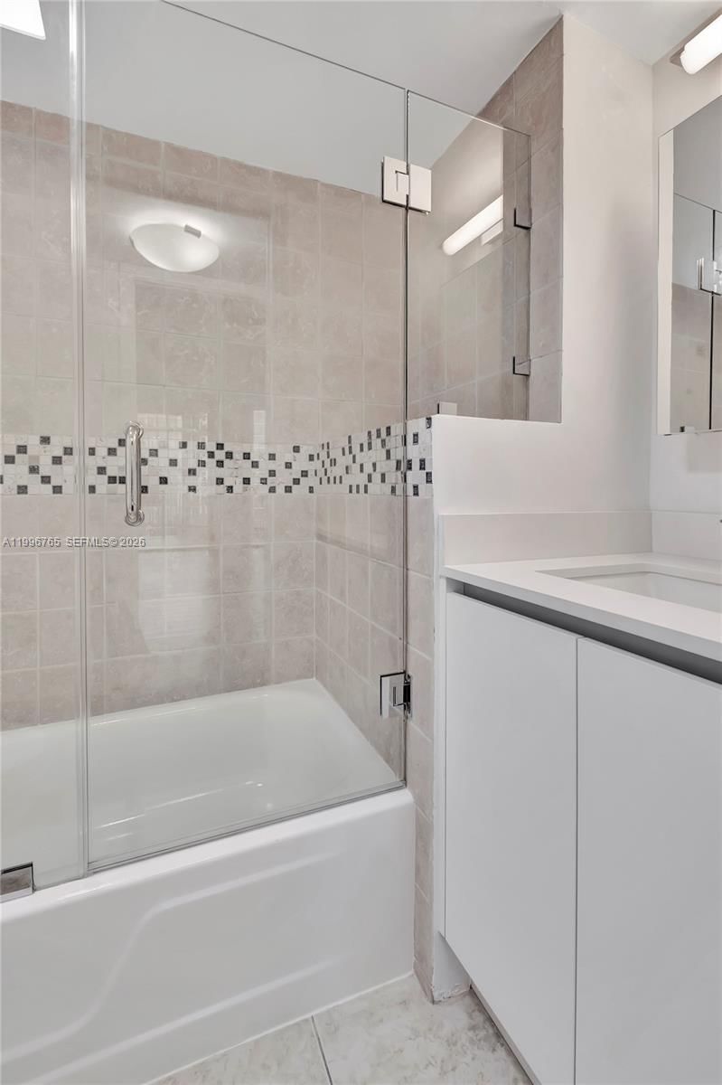 Real estate property located at 2901 Bayshore Dr #16G, Miami-dade, Yacht Harbour Condo, Miami, FL