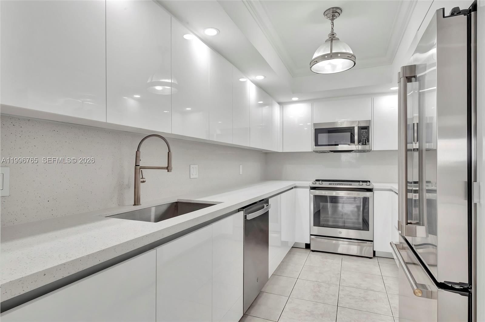 Real estate property located at 2901 Bayshore Dr #16G, Miami-dade, Yacht Harbour Condo, Miami, FL