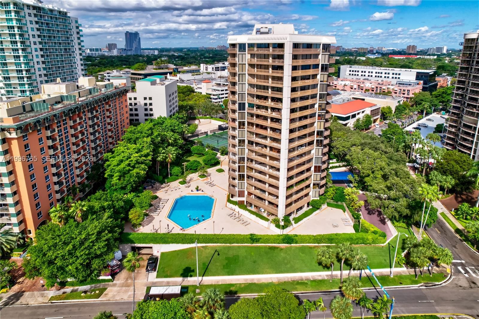 Real estate property located at 2901 Bayshore Dr #16G, Miami-dade, Yacht Harbour Condo, Miami, FL