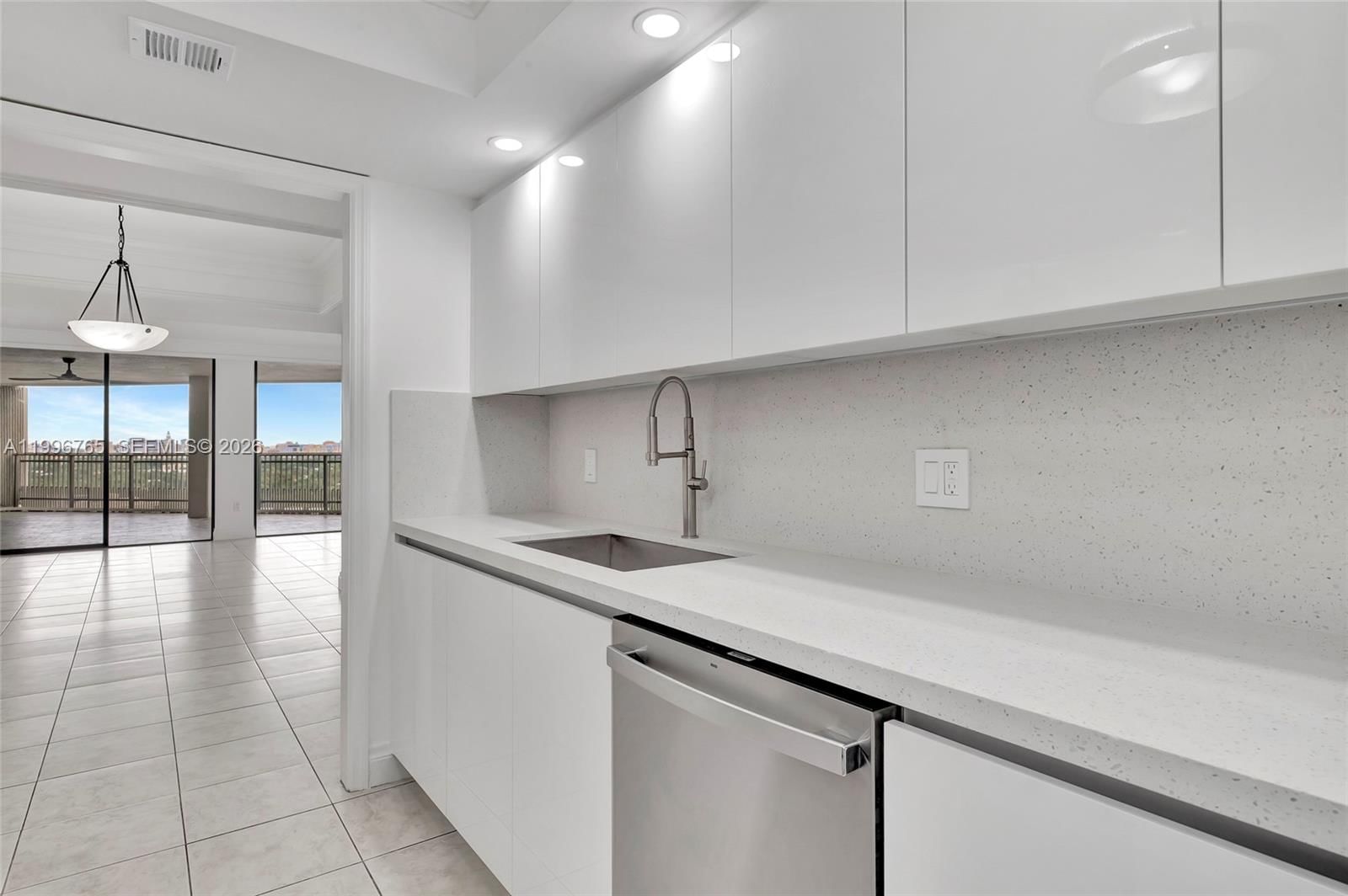 Real estate property located at 2901 Bayshore Dr #16G, Miami-dade, Yacht Harbour Condo, Miami, FL