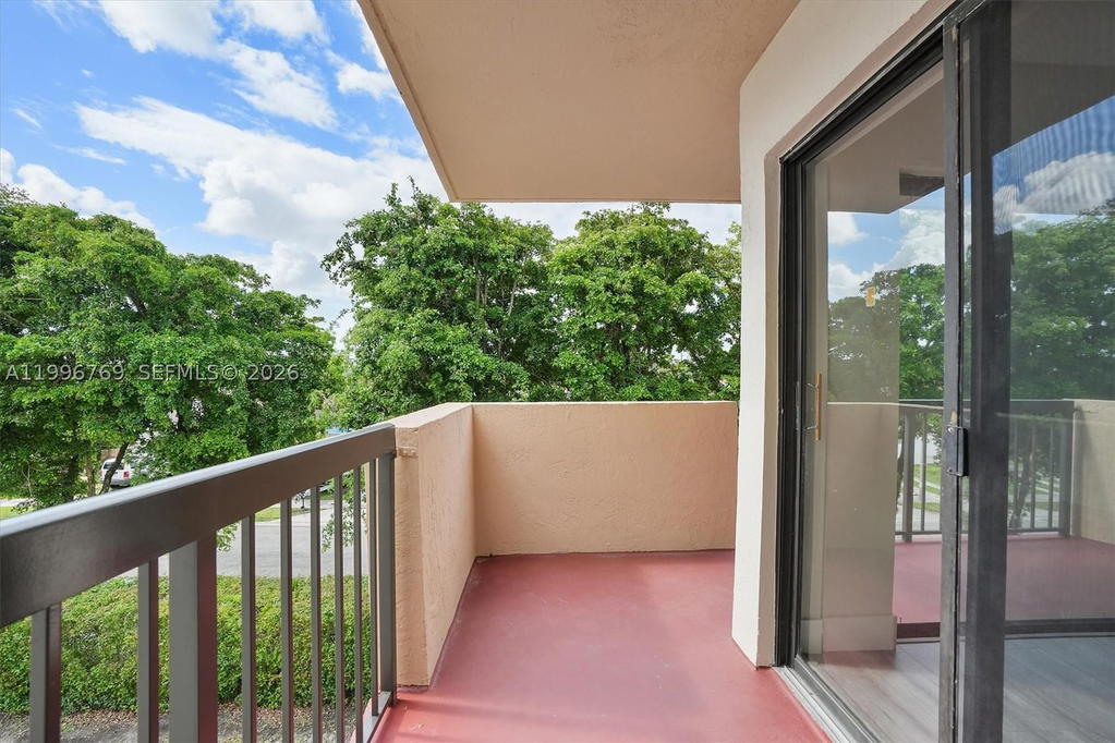 Real estate property located at 995 84th Ave #309, Miami-dade, Westchester Point Condo, Miami, FL
