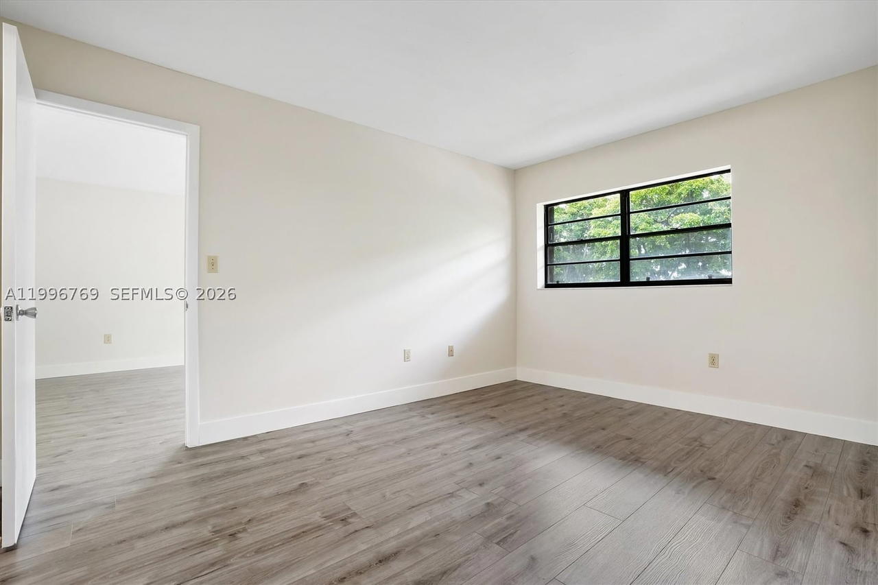 Real estate property located at 995 84th Ave #309, Miami-dade, Westchester Point Condo, Miami, FL