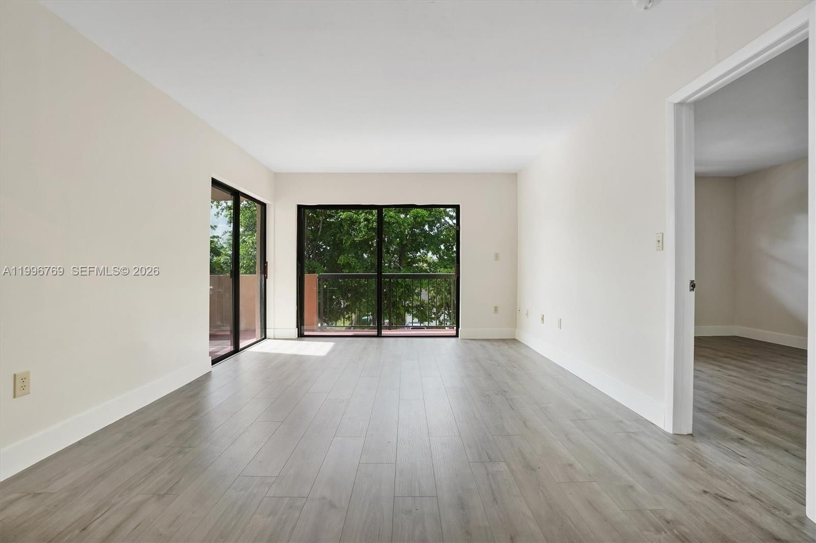 Real estate property located at 995 84th Ave #309, Miami-dade, Westchester Point Condo, Miami, FL