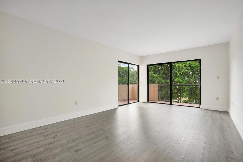Real estate property located at 995 84th Ave #309, Miami-dade, Westchester Point Condo, Miami, FL