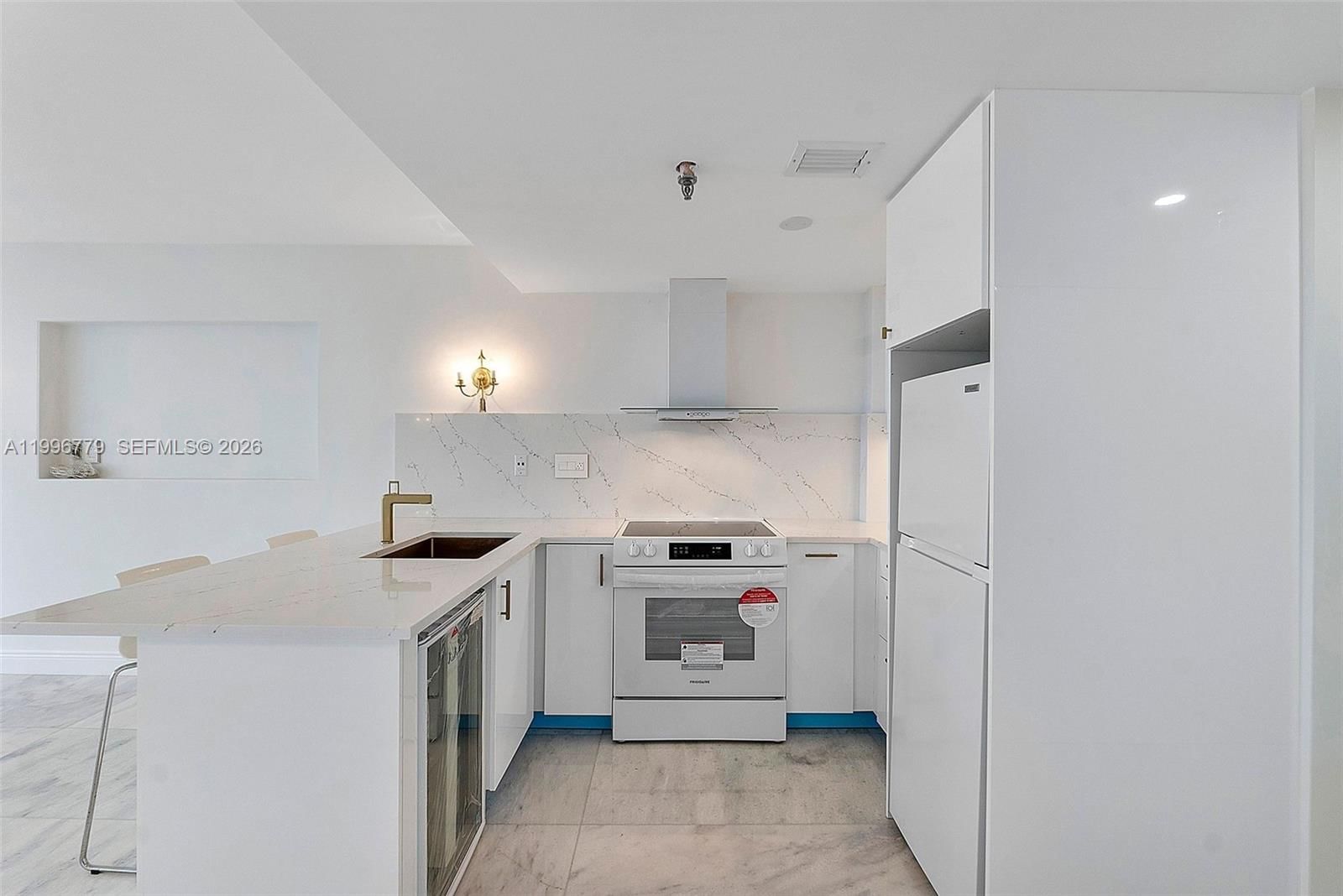 Real estate property located at 540 Brickell Key Dr #928, Miami-dade, Brickell Key Ii Condo, Miami, FL