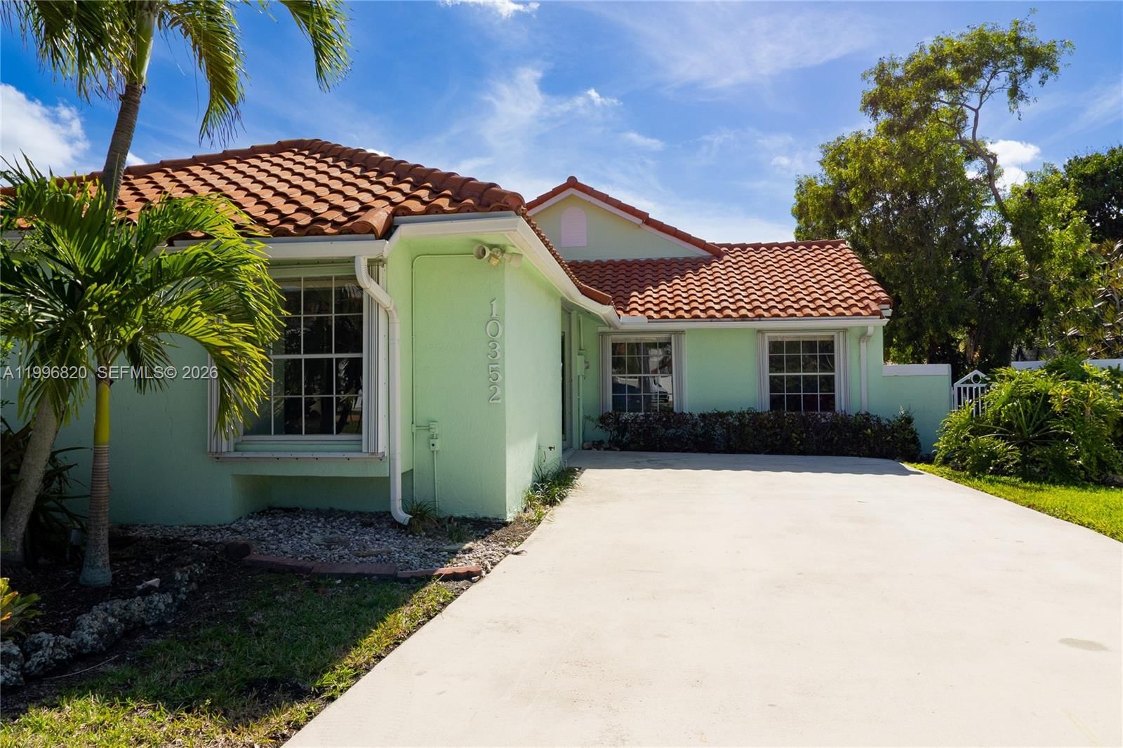 Real estate property located at 10352 46th St, Miami-dade, Doral Dunes 1st Addn, Doral, FL