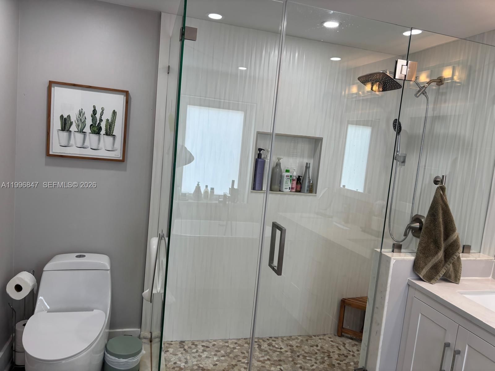 Real estate property located at 15891 76th St, Miami-dade, Heftler Homes At Lago Mar, Miami, FL