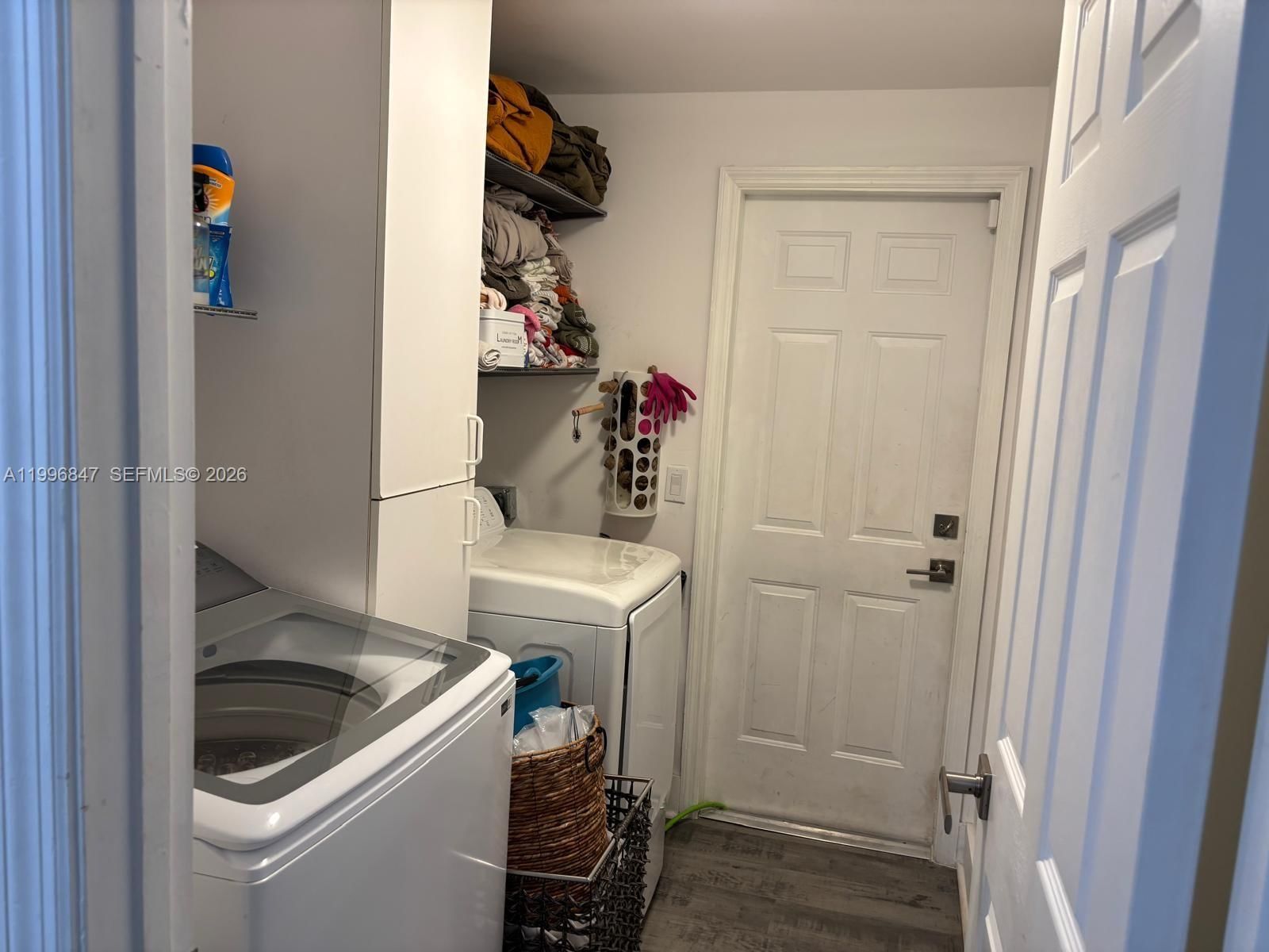 Real estate property located at 15891 76th St, Miami-dade, Heftler Homes At Lago Mar, Miami, FL