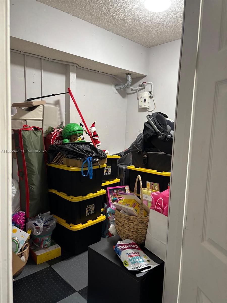 Real estate property located at 15891 76th St, Miami-dade, Heftler Homes At Lago Mar, Miami, FL