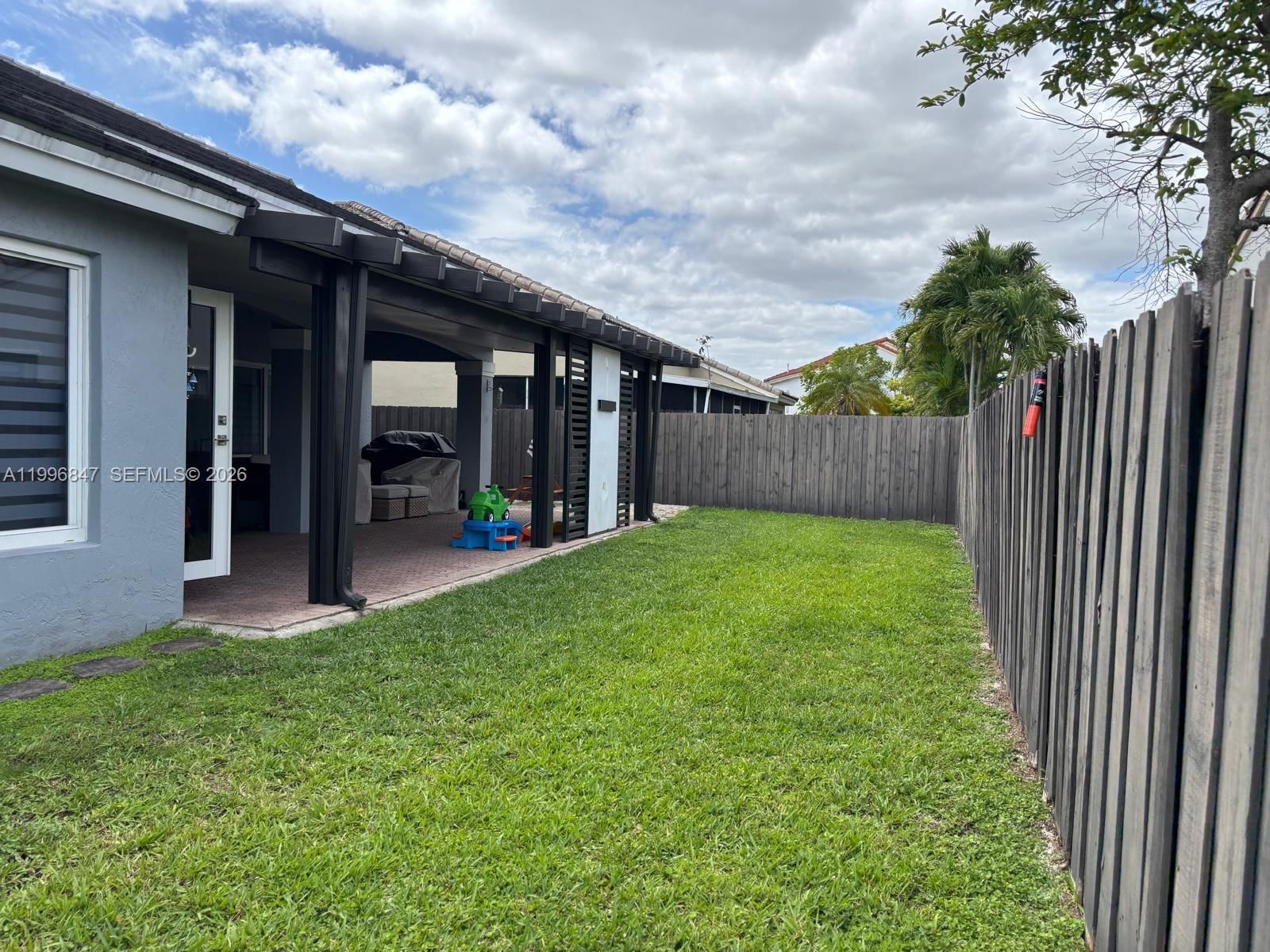 Real estate property located at 15891 76th St, Miami-dade, Heftler Homes At Lago Mar, Miami, FL