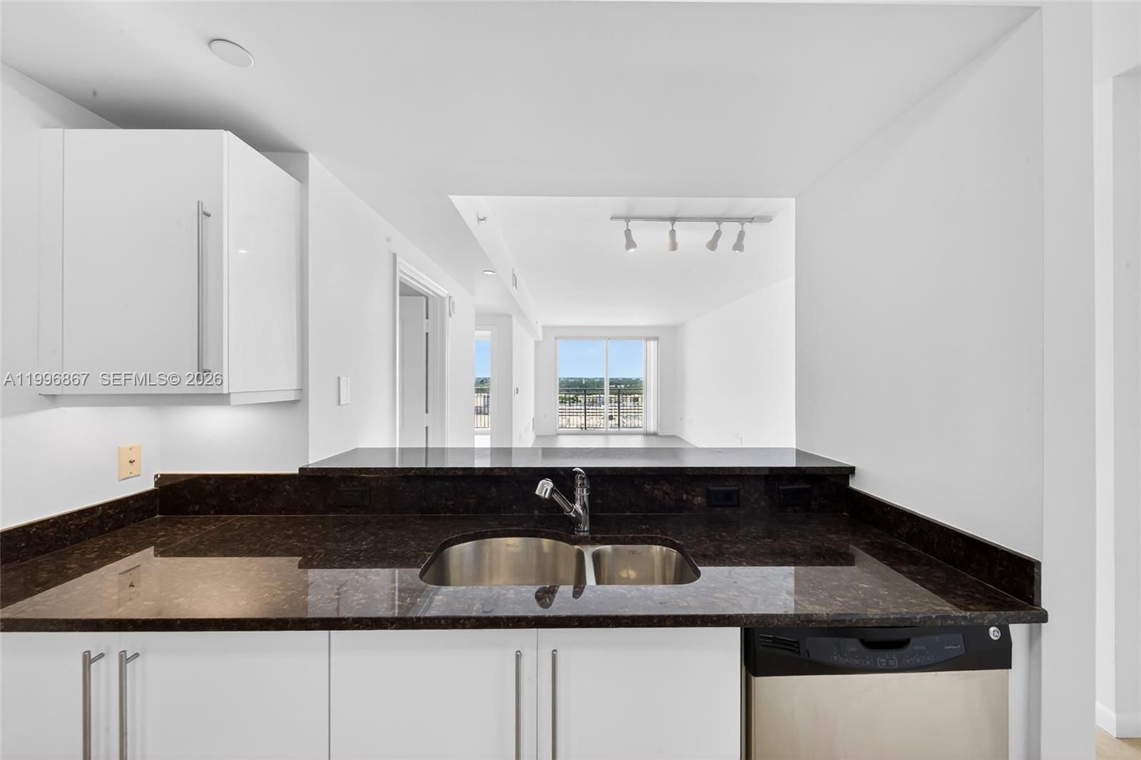 Real estate property located at 7350 89th St #1703S, Miami-dade, Toscano Condo, Miami, FL