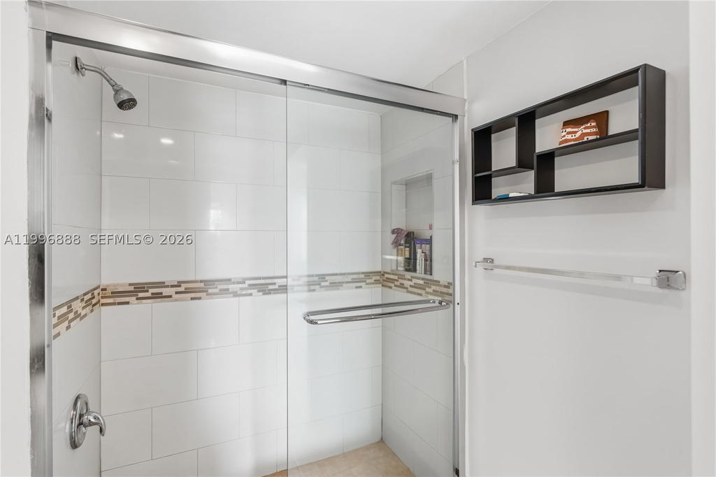 Real estate property located at 6450 Collins Ave #204, Miami-dade, Ocean Park Condo, Miami Beach, FL