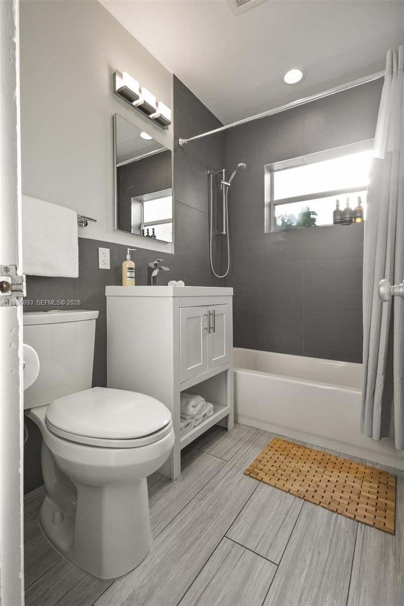 Real estate property located at 201 16th Ct, Broward, Placido Place, Fort Lauderdale, FL