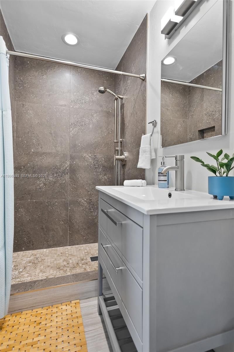 Real estate property located at 201 16th Ct, Broward, Placido Place, Fort Lauderdale, FL