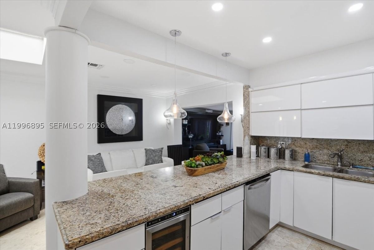 Real estate property located at 6133 44th Ter, Miami-dade, Riviera Estates 2nd Addn, Miami, FL