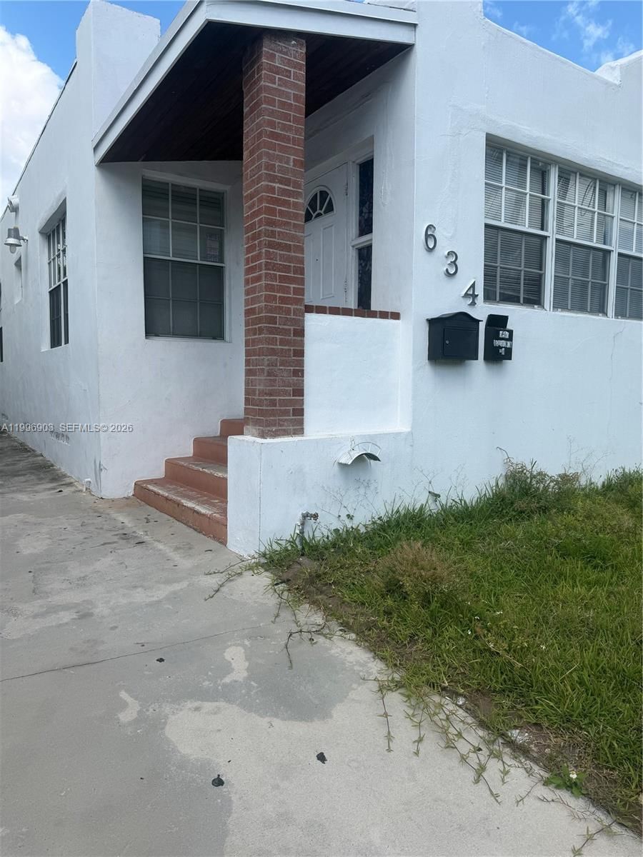 Real estate property located at 634 10th Ave, Miami-dade, Lawrence Estate Land Co, Miami, FL
