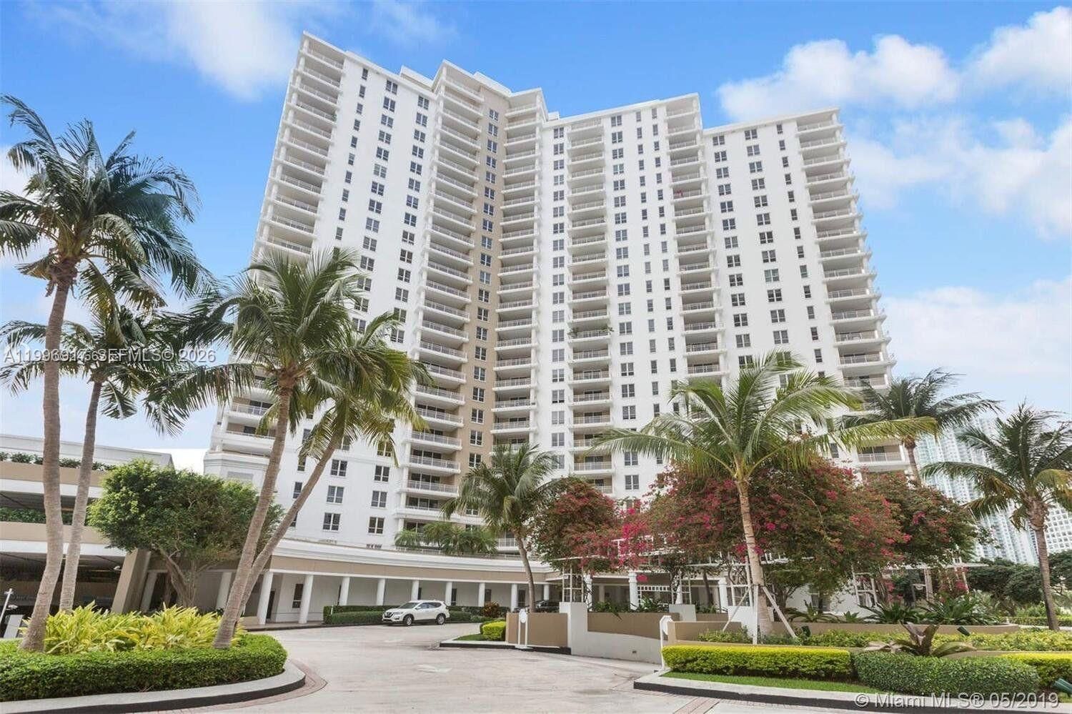 Real estate property located at 701 Brickell Key Blvd #1611, Miami-dade, Courvoisier Courts Condo, Miami, FL