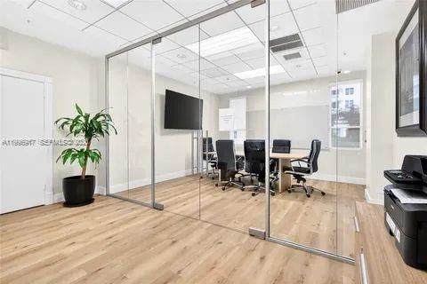 Real estate property located at 701 Brickell Key Blvd #1611, Miami-dade, Courvoisier Courts Condo, Miami, FL