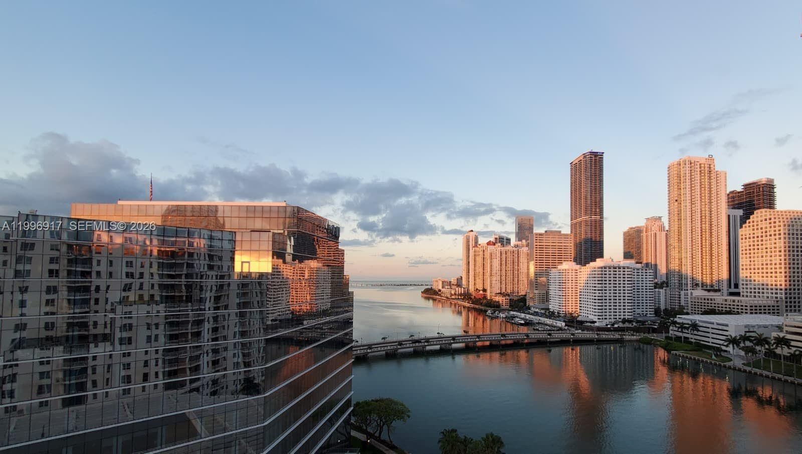 Real estate property located at 701 Brickell Key Blvd #1611, Miami-dade, Courvoisier Courts Condo, Miami, FL