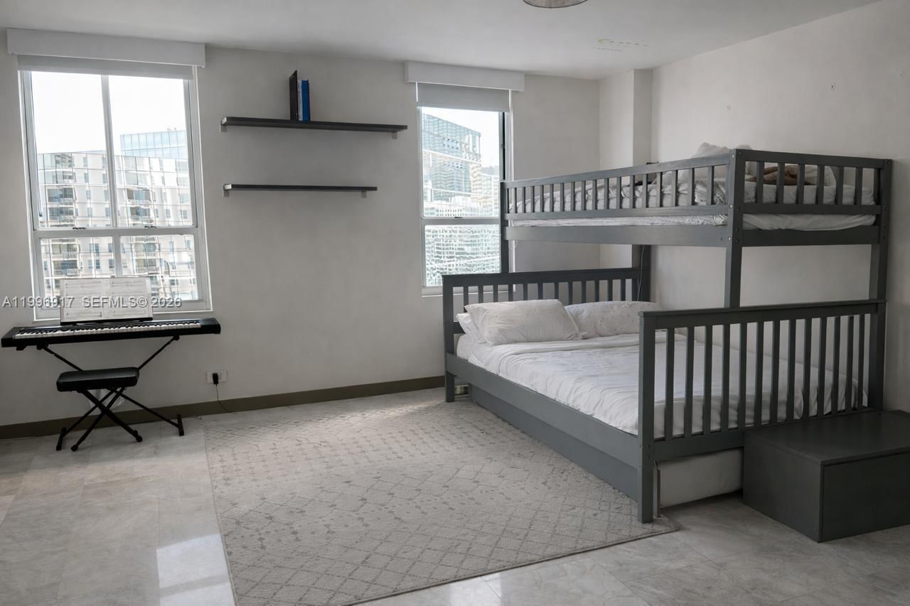 Real estate property located at 701 Brickell Key Blvd #1611, Miami-dade, Courvoisier Courts Condo, Miami, FL