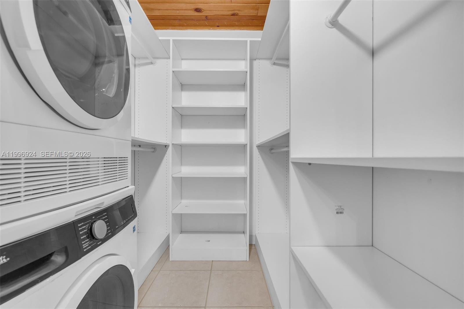 Real estate property located at 6448 Windmill Gate Rd, Miami-dade, Miami Lakes Windmill Gate, Miami Lakes, FL