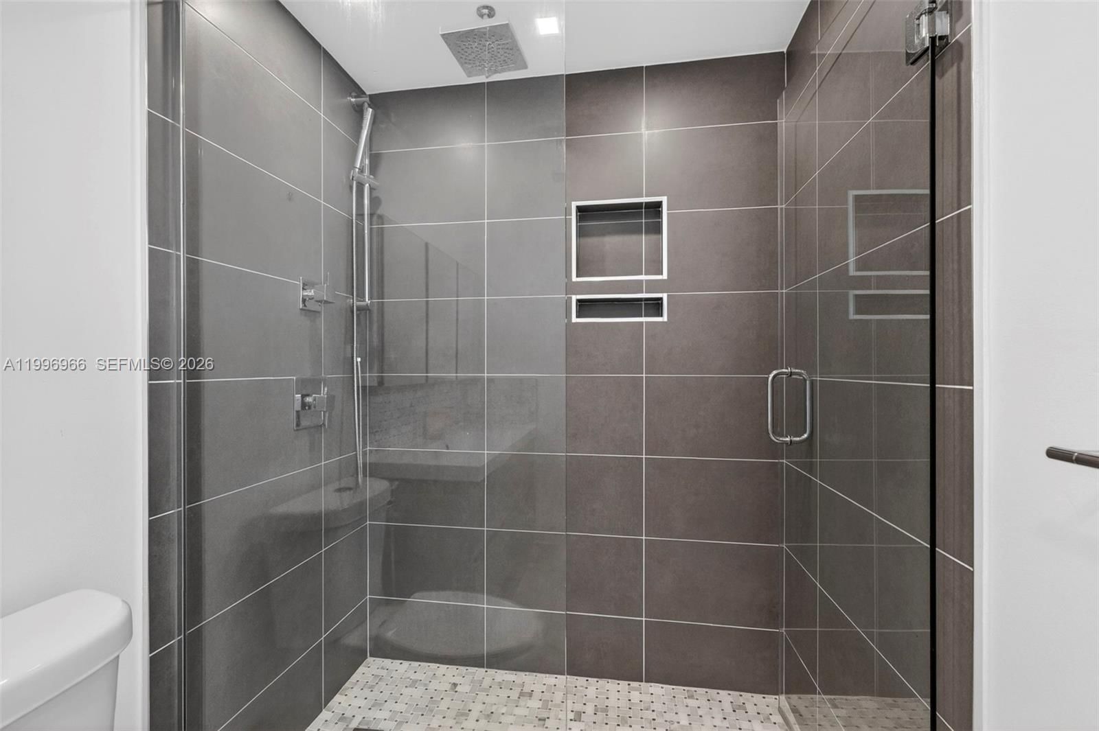 Real estate property located at 3050 48th St #210, Broward, Windsor Condo, Fort Lauderdale, FL