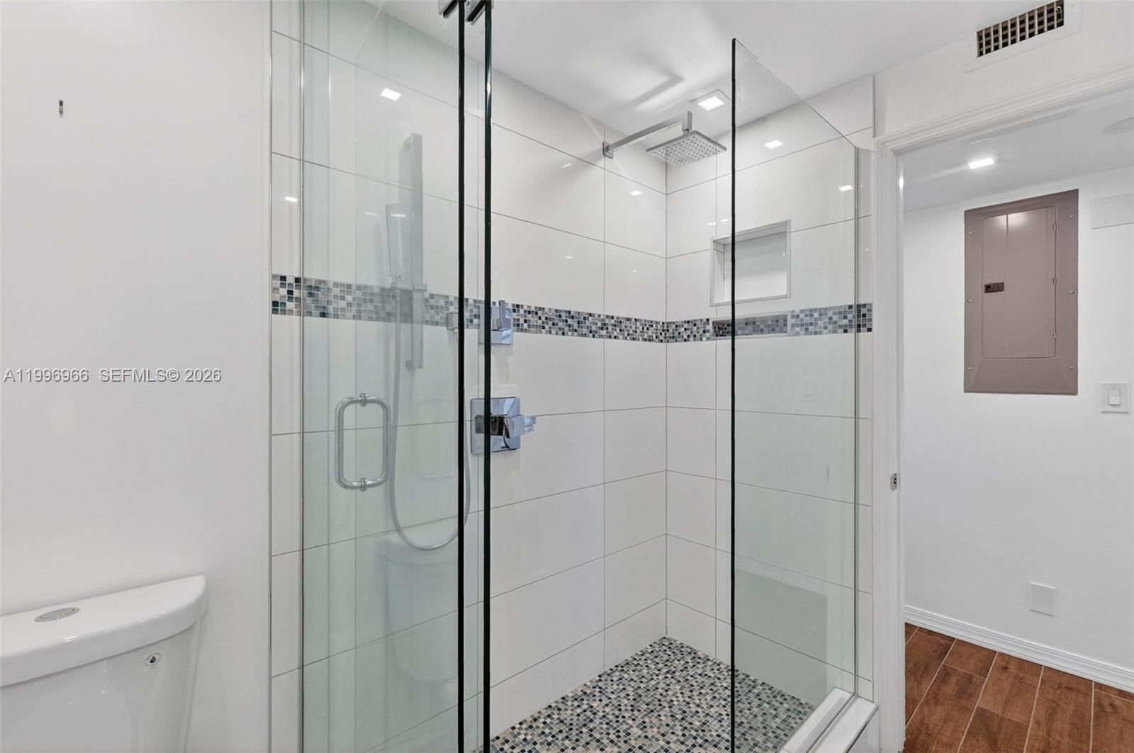 Real estate property located at 3050 48th St #210, Broward, Windsor Condo, Fort Lauderdale, FL