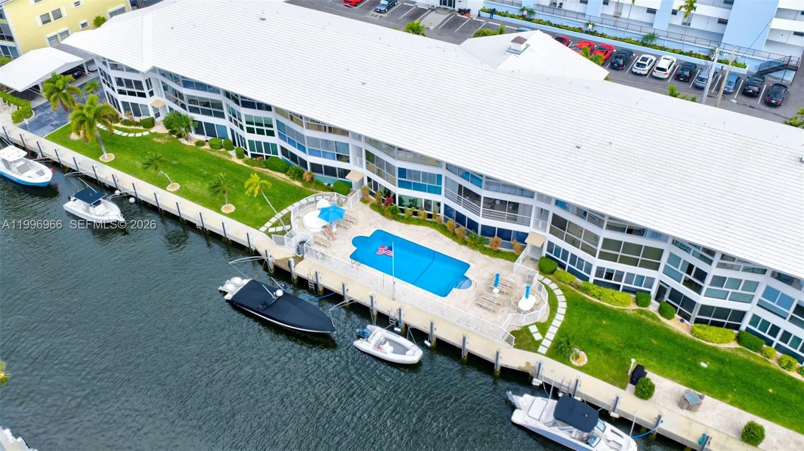 Real estate property located at 3050 48th St #210, Broward, Windsor Condo, Fort Lauderdale, FL